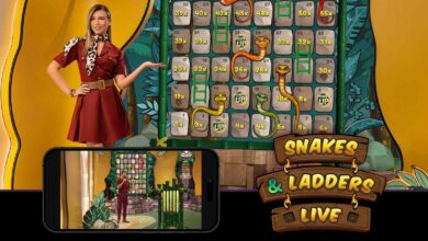 Snakes Ladders Live